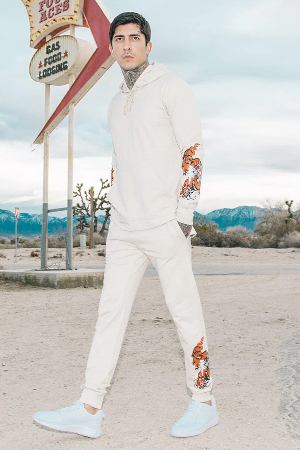 xu huong hoa tiet - asia graphics - elle man 14