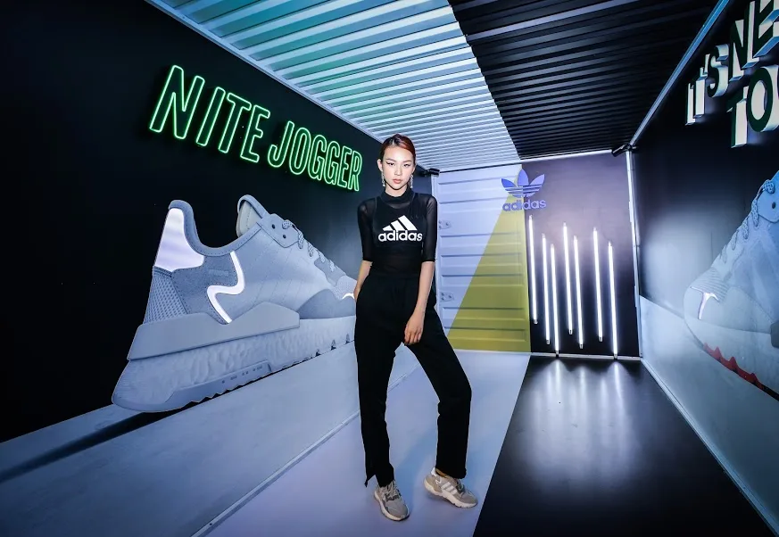 thoi trang duong pho adidas nite jogger - elle man (4)