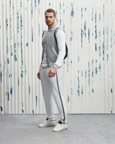 thoi trang hang hieu Y - Armani Exchange athleisure - elle man 5