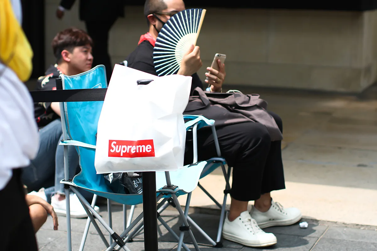 louis vuitton x supreme - seoul - elle man 4