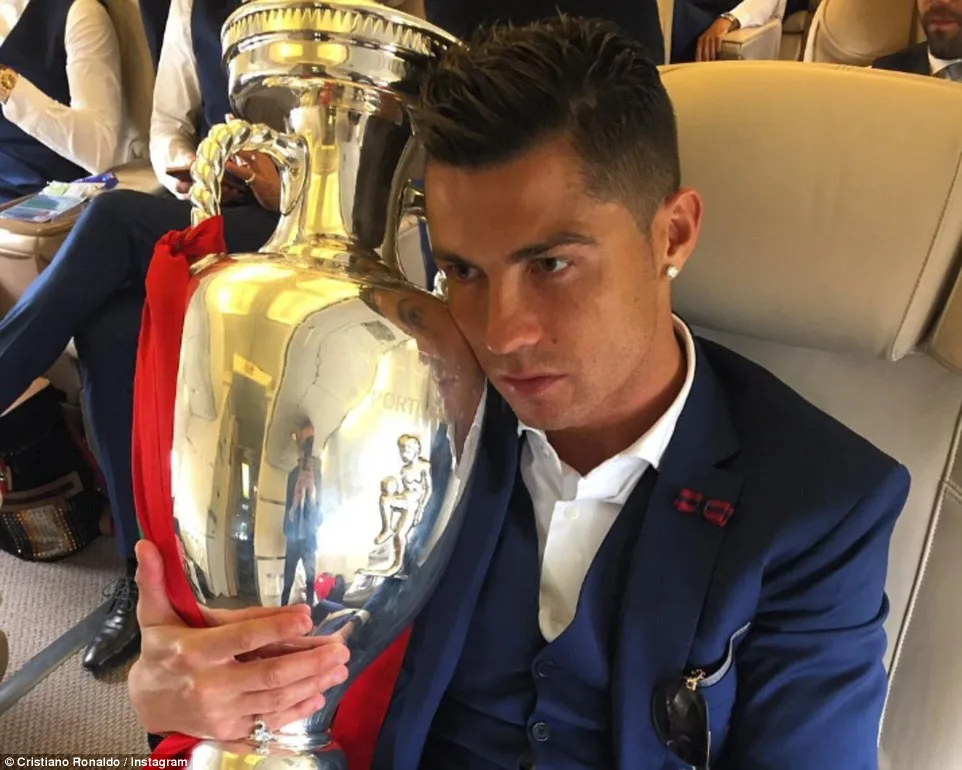 cristiano ronaldo - elle man 2