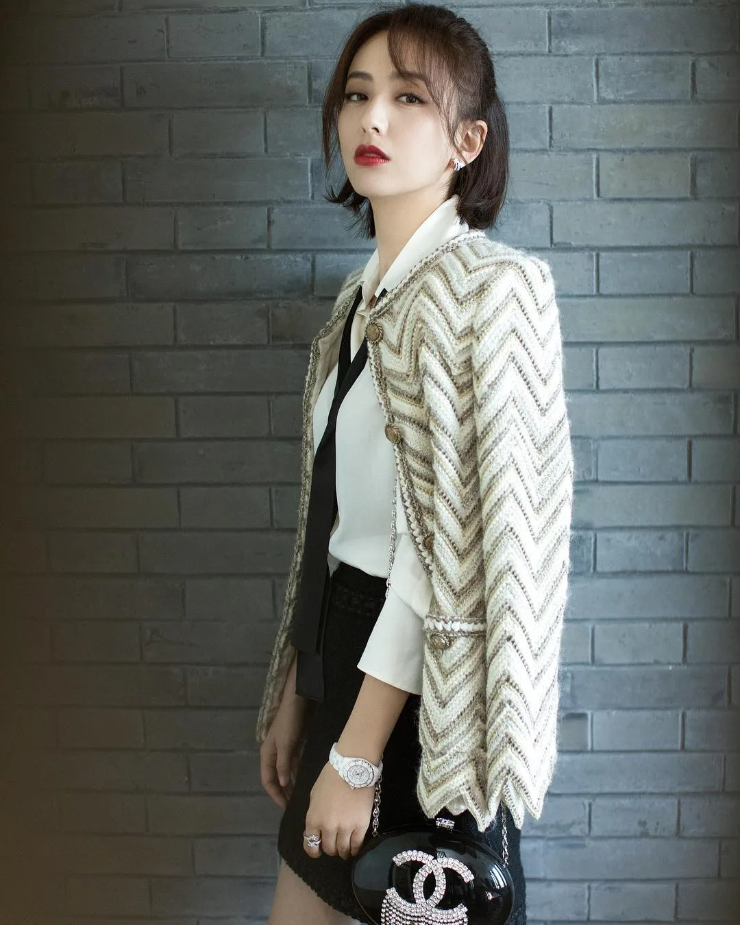 mỹ nhân tân cương - đồng lệ á cùng gu thời trang ấn tượng