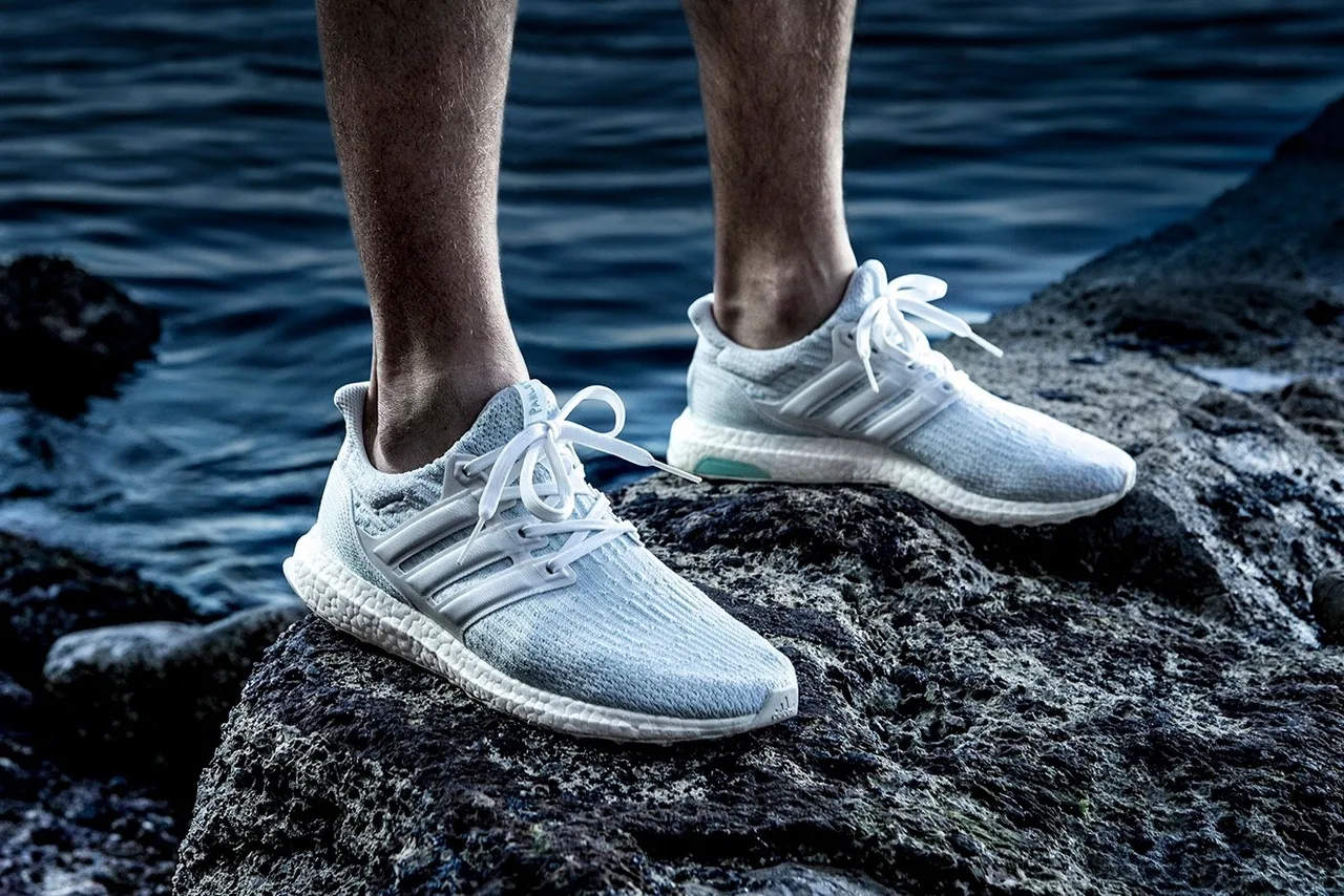 giay the thao tuan 1 thang 6.2017 - Parley x adidas UltraBOOST 3.0 - elle man