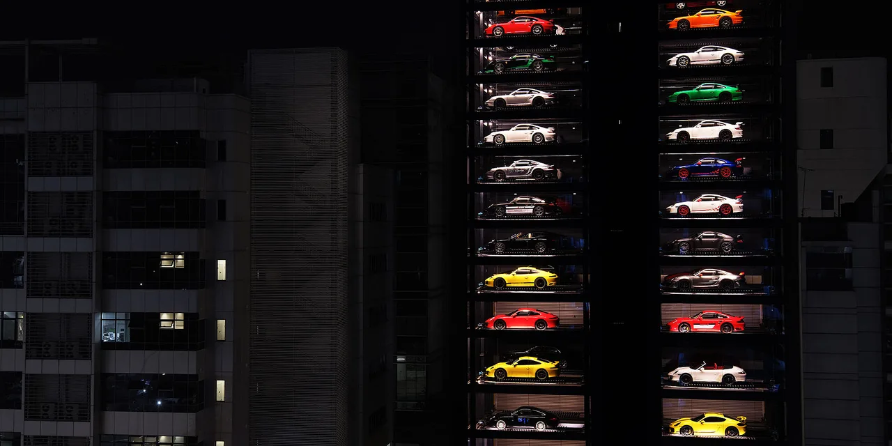 autobahn motors - vending machine - elle man 4
