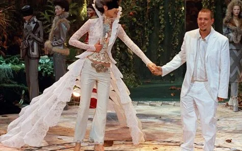 logo thuong hieu givenchy elle man
