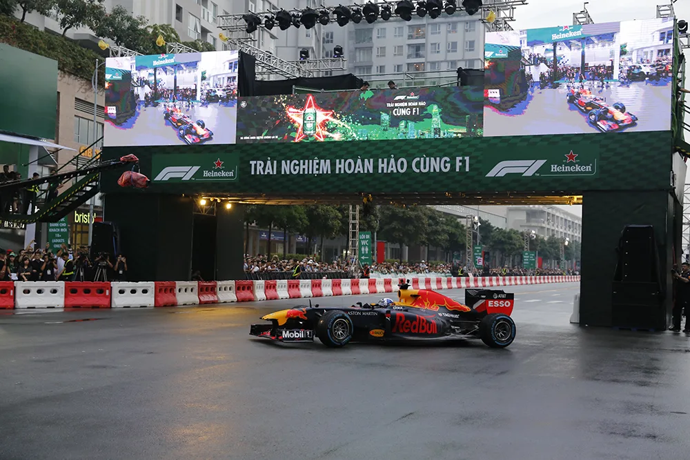 giai dua F1 - david coulthard - elle man 1.3