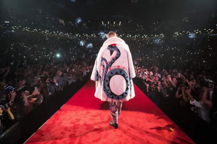 conor mcgregor phong cach thoi trang - elle man 25