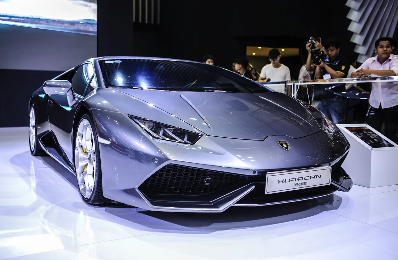 Lamborghini Huracan.
