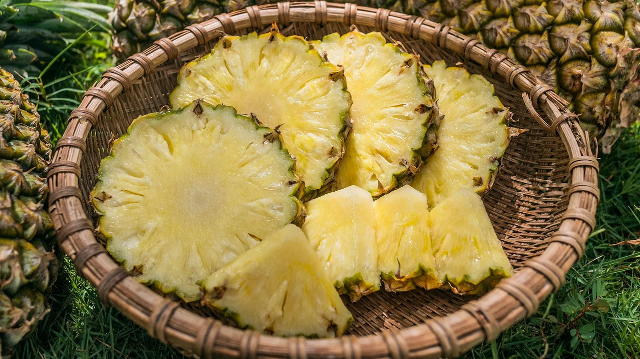 quá dứa trắng răng