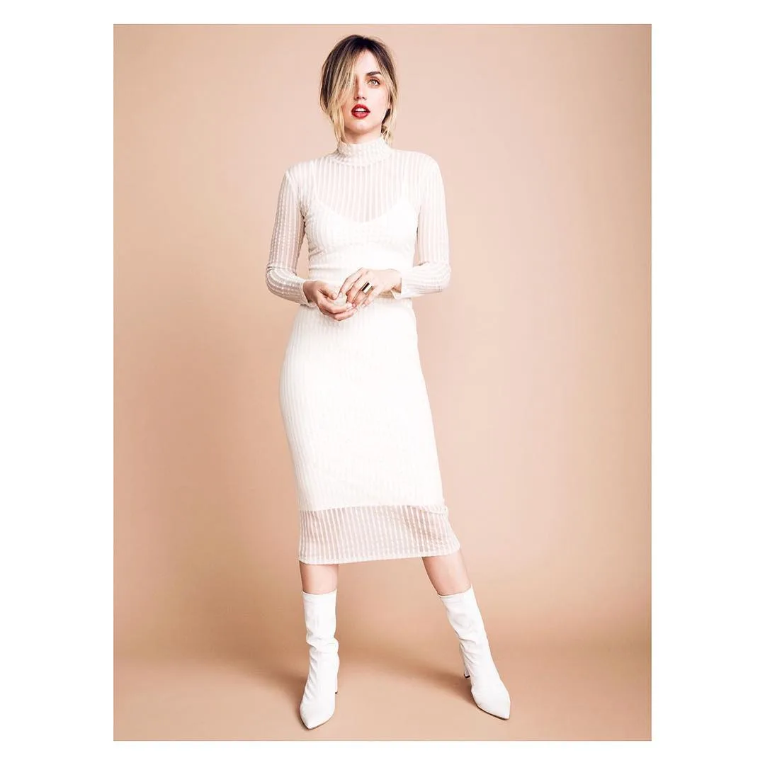 dien vien ana de armas - elle man (9)