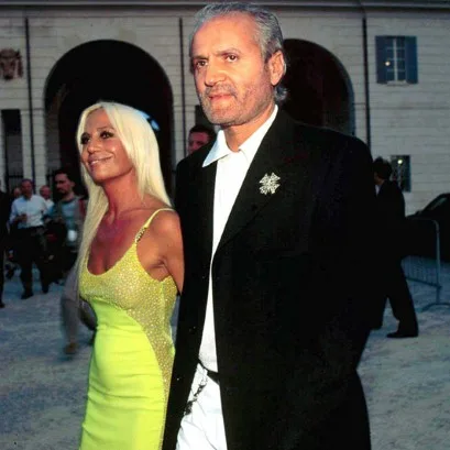 logo thuong hieu versace - gianni versace - elle man 2