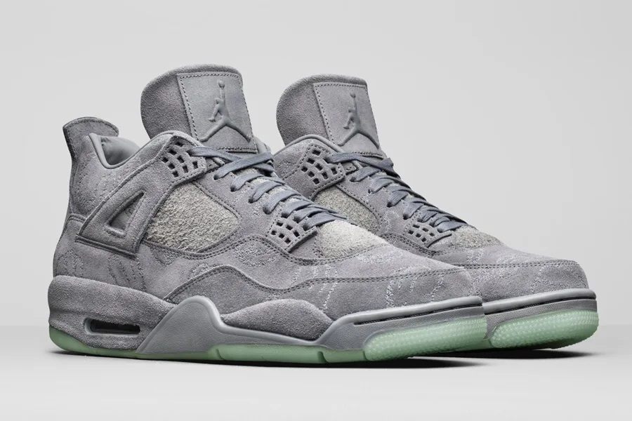 giay the thao - KAWS x Air Jordan IV - elle man 2