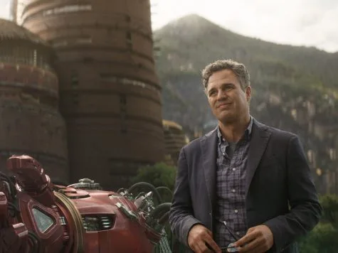 avengers infinity war dai chien vo cuc - elle man 3