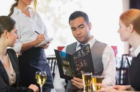 Không nên mất hơn một phút để quyết định món ăn Không nên mất hơn một phút để quyết định món ăn