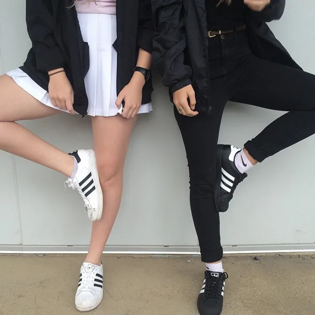 phong cach thoi trang all-black -phu kien - elle man 1