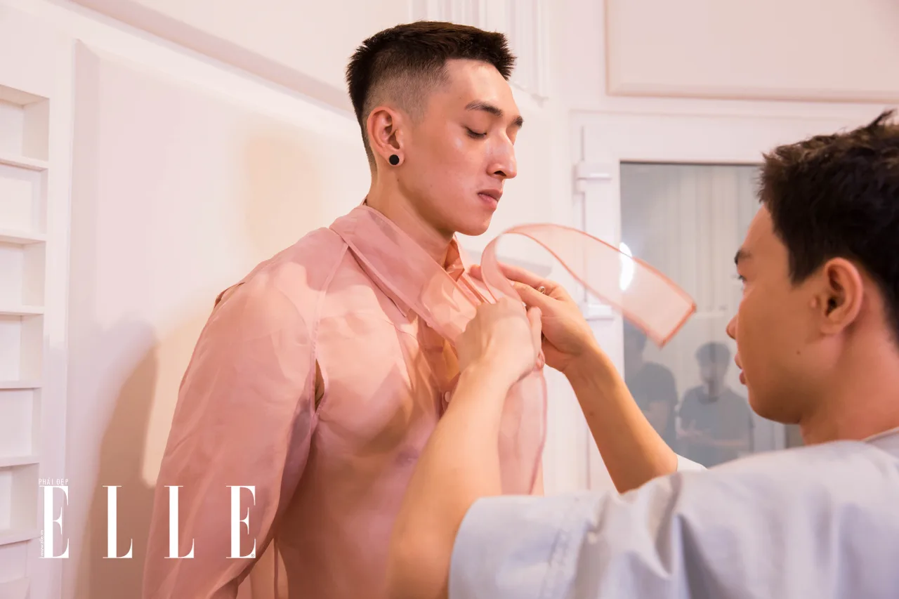 Anh chàng trong BST của NTK Nguyễn Hoàng Tú. Ảnh: ELLE Việt Nam