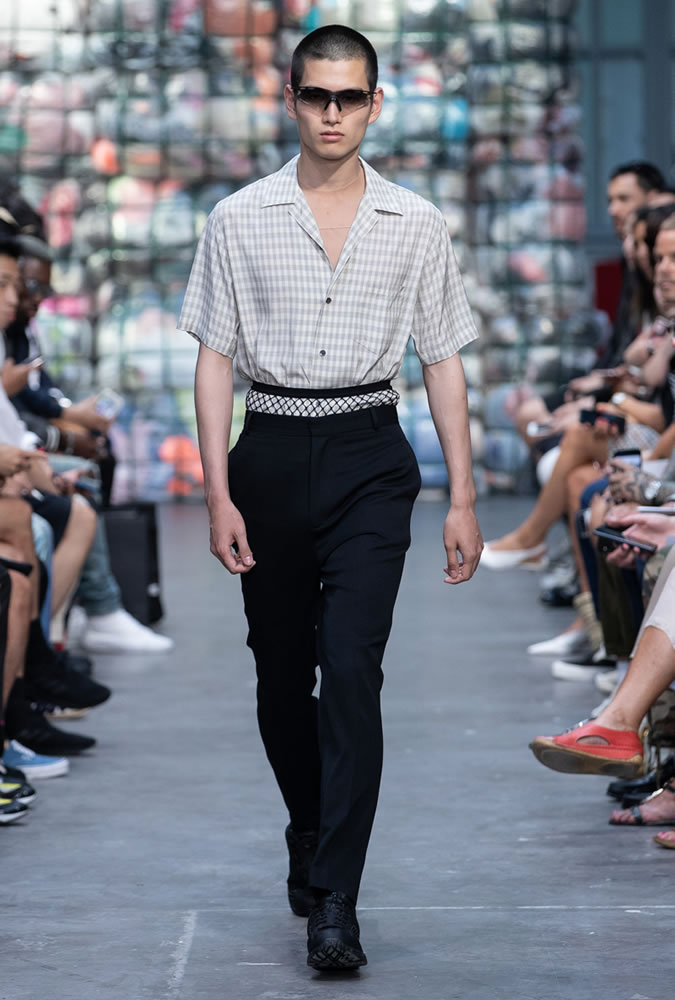 Những chiếc kính mát thể thao xuất hiện với tần suất cao trong những năm gần đây. Ảnh: Fashionbeans