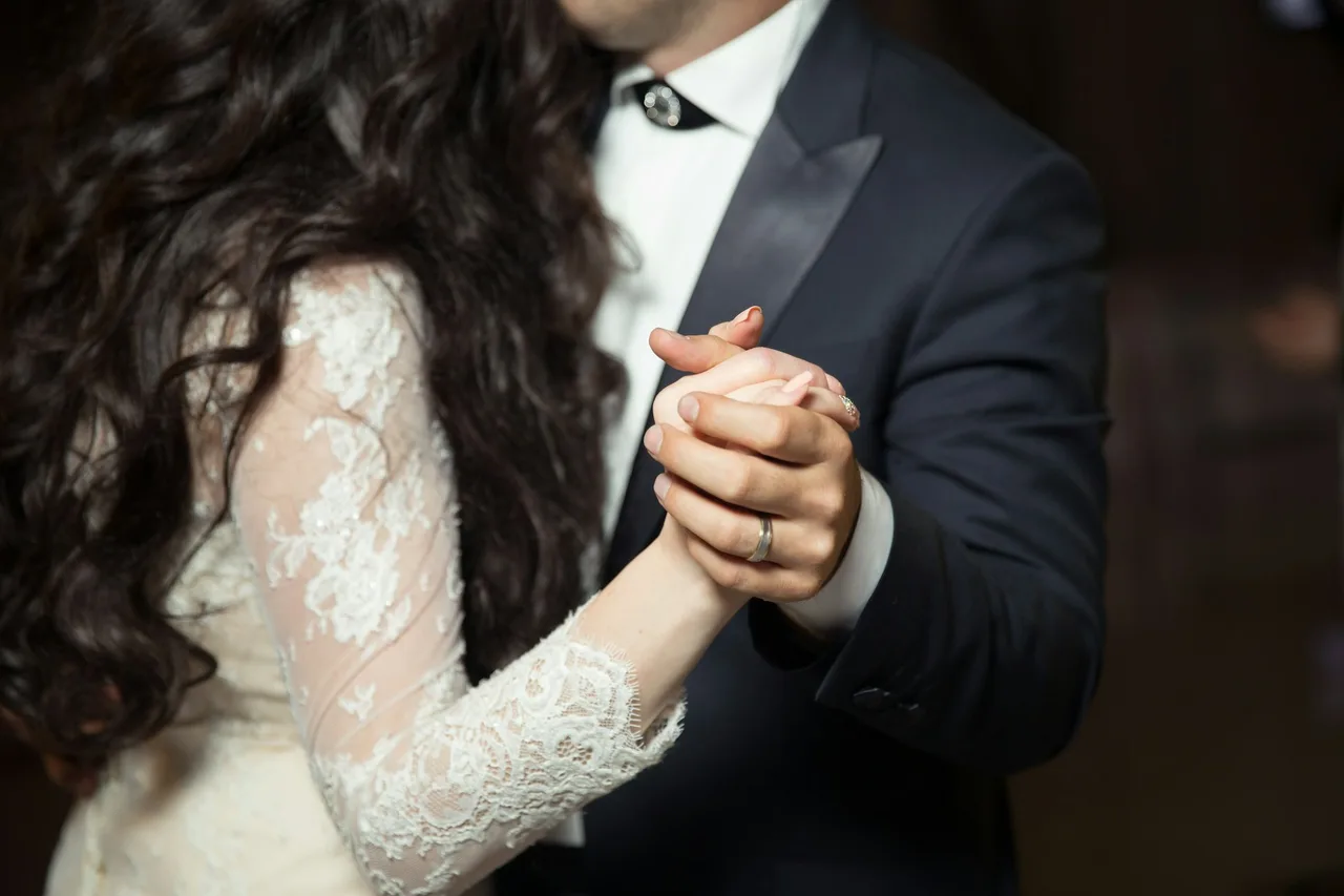 nhẫn cưới