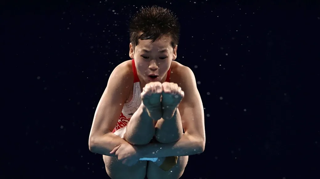 Toàn Hồng Thiền là vận động viên trẻ thứ hai đoạt huy chương vàng ở Olympic 2020, sau Momiji Nishiya. Ảnh: Reuters