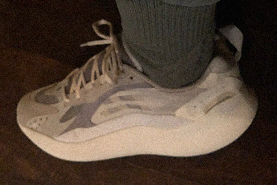 giay yeezy boost - elle man