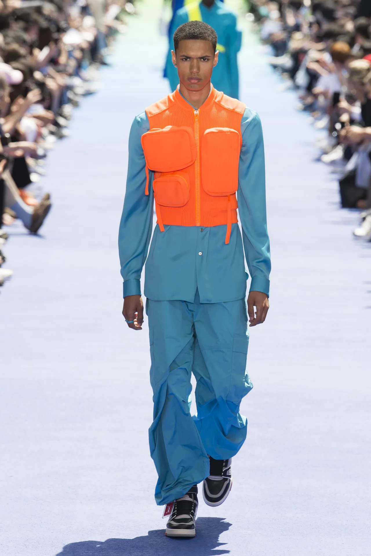 tin tuc thoi trang cuoi thang 6.2018 - virgil abloh - elle man 4