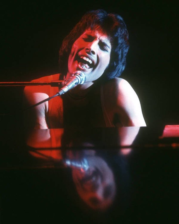 huyền thoại Freddie Mercury