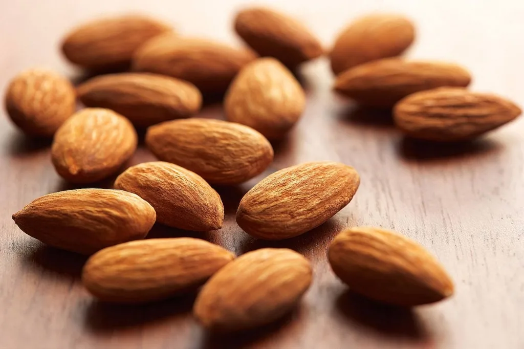hạnh nhân là thực phẩm tăng cơ bắp tốt nhờ chứa vitamin E hạnh nhân là thực phẩm tăng cơ bắp tốt nhờ chứa vitamin E