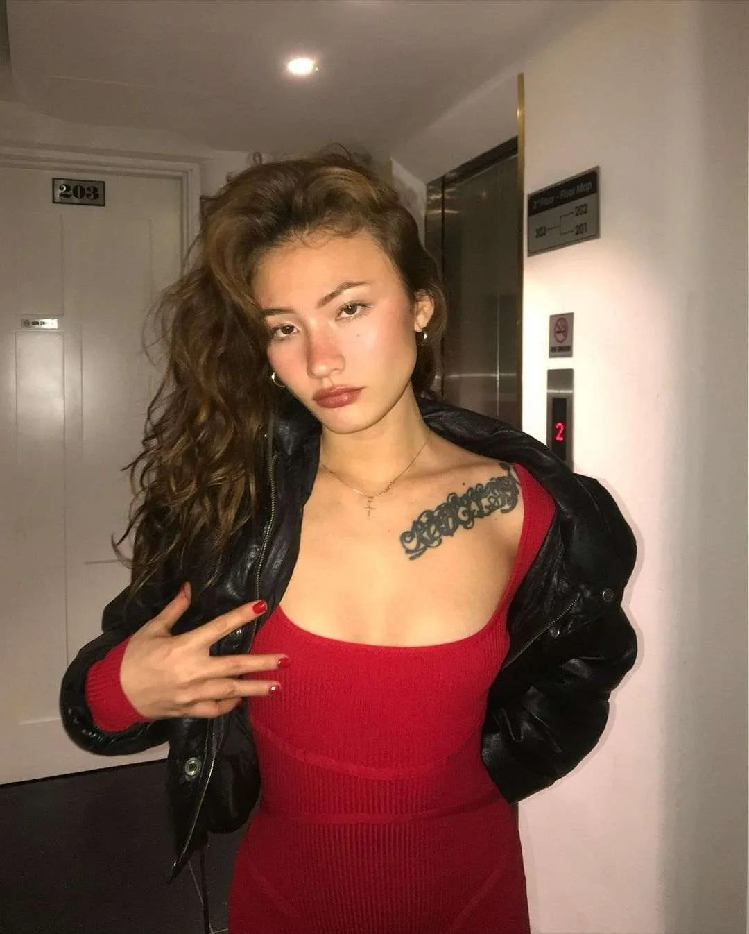 nu ca si naomi 3 - elle man