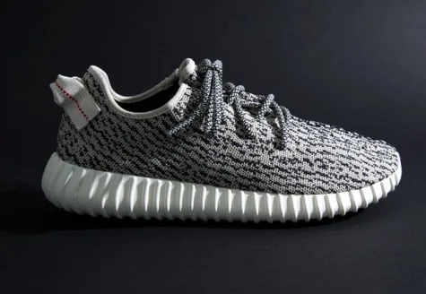 Giày thể thao Adidas với tên gọi Yeezy Boost 350 do Kanye West thiết kế Giày thể thao Adidas với tên gọi Yeezy Boost 350 do Kanye West thiết kế