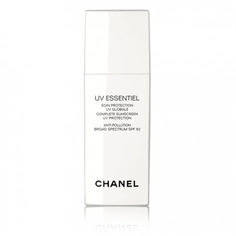Kem chống nắng cao cấp UV Essentiel Daily UV Care chống tia cực tím, chống thâm nám, chống lão hoá và chống cả ô nhiễm từ Chanel