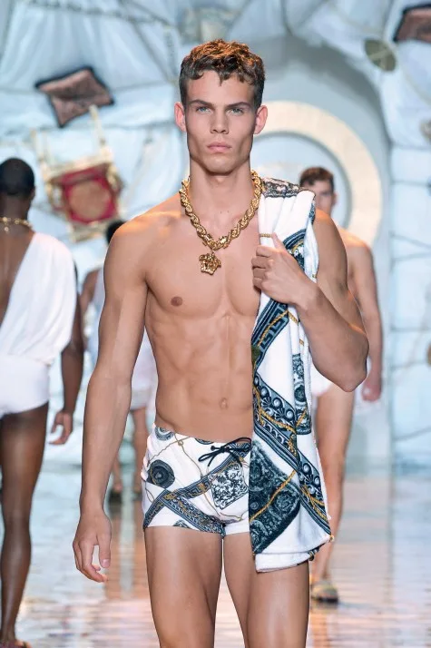 quan boi nam dep versace