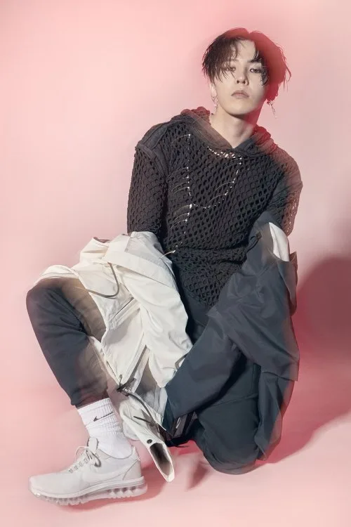 G-Dragon xuất hiện trong Nike Air Max Day 2017 bên cạnh nhiều nhân vật nổi tiếng khác