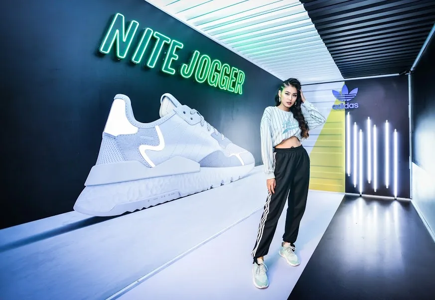 thoi trang duong pho adidas nite jogger - elle man (8)