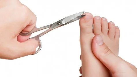 Cách chăm sóc móng tay cũng rất quan trọng với cả cánh mày râu Cách chăm sóc móng tay cũng rất quan trọng với cả cánh mày râu