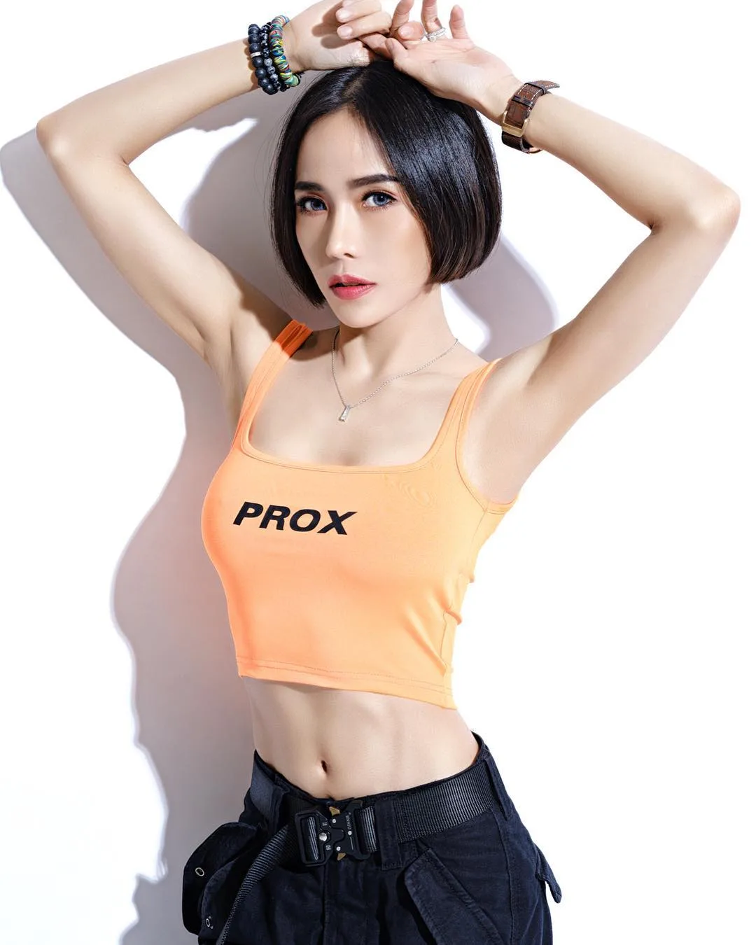 nữ dj xinh đẹp - roxy june tạo dáng sexy