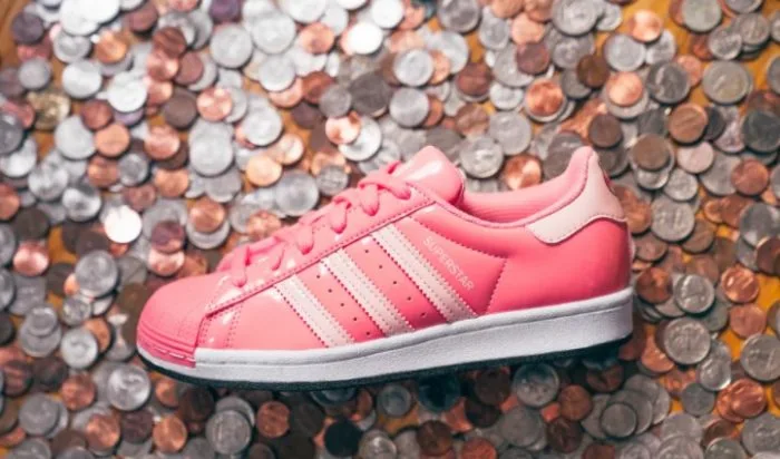 giày thể thao ( 1-8.10.2020- -Adidas-Hamm-x-Superstar-Shoes-Toy-Story-700x412