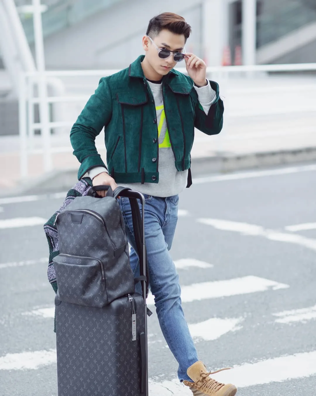 Isaac mở đầu top thời trang sao nam tuần 1 tháng 12 với outfit hiện đại. Ảnh: Chanh Nguyễn