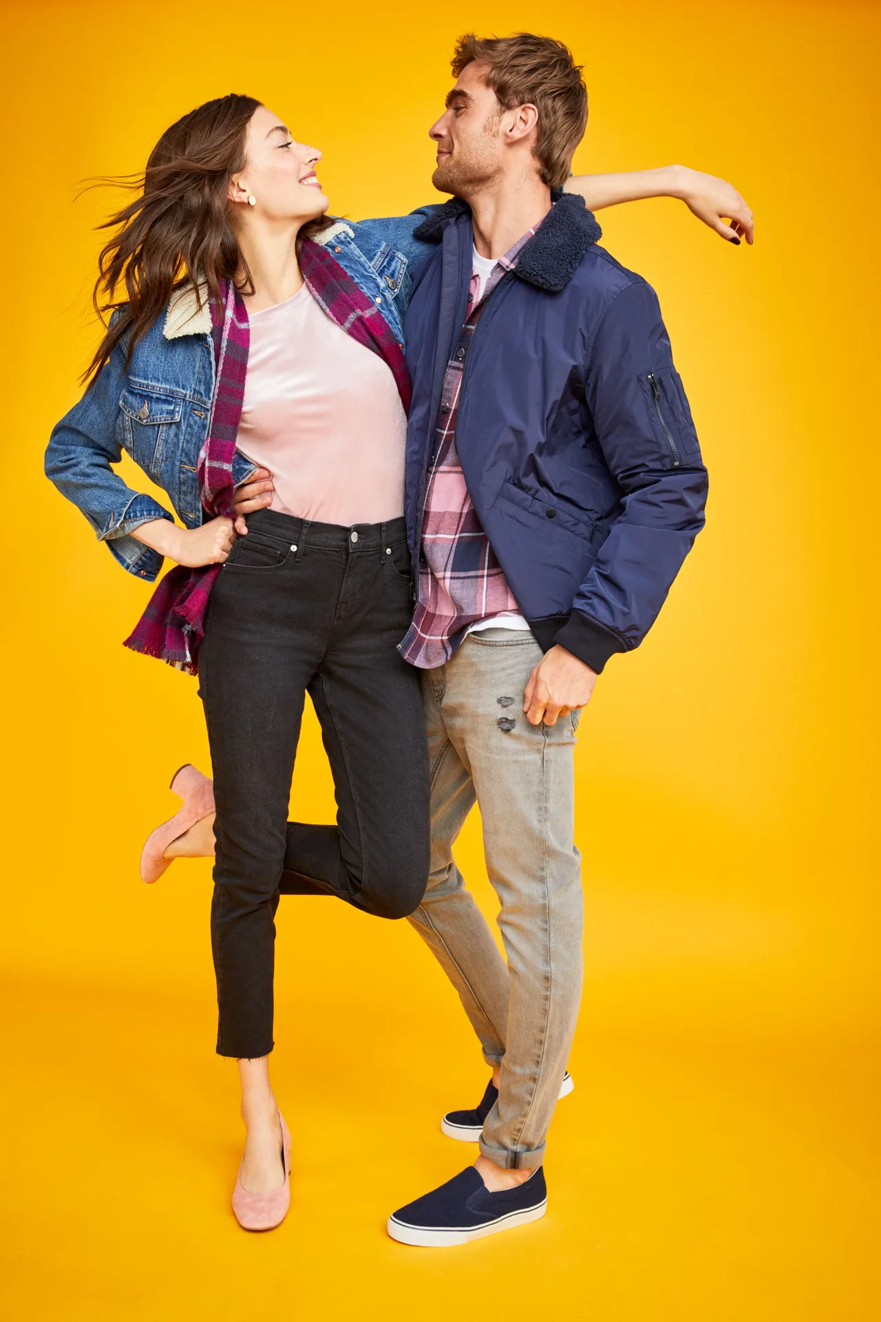 phong cach phoi do denim old navy - elle man 4