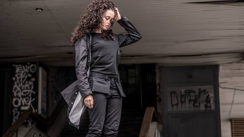 Tạo phong cách thời trang urban techwear với 5 thương hiệu bình dân- elle man17