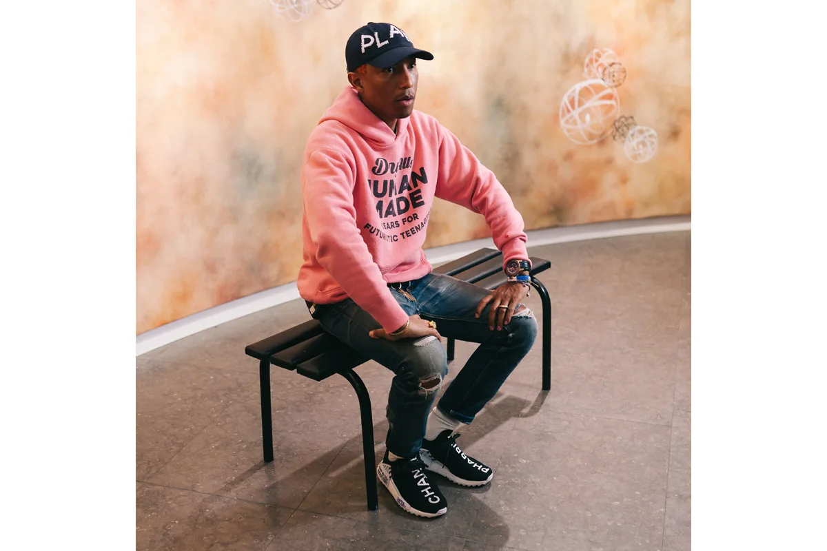 thuong hieu chanel - pharrell williams - elle man 3