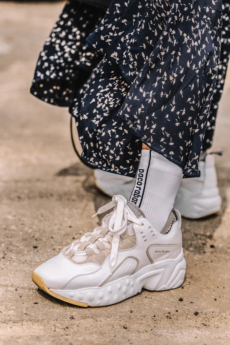 Dường như xu hướng giày "cồng kềnh" của Acne Studios vẫn chưa có dấu hiệu hạ nhiệt và đang tiếp tục càn quét thời trang đường phố. Ảnh: Asia Typek