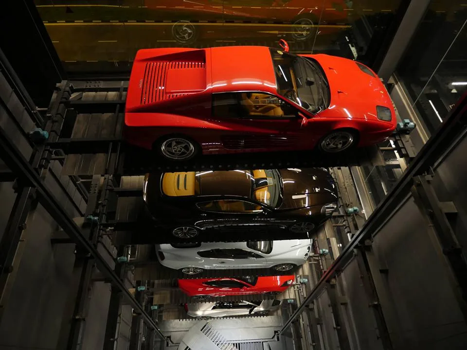 autobahn motors - vending machine - elle man 1