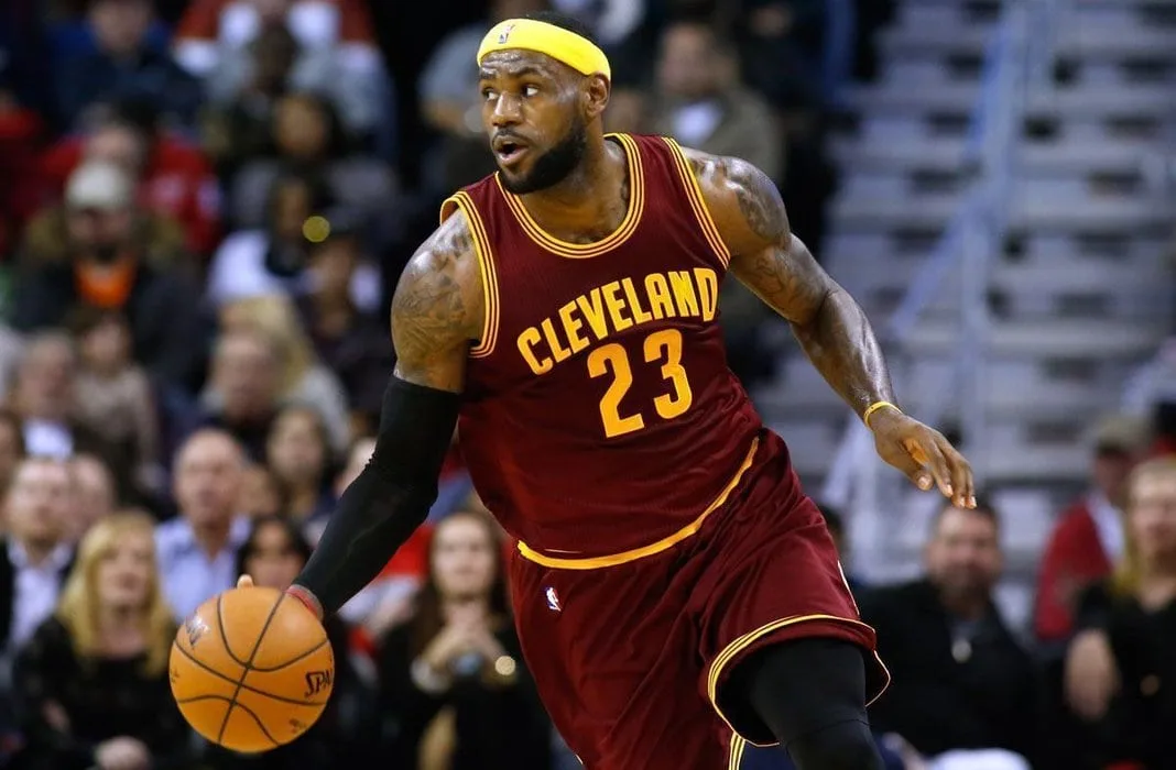 van dong vien co thu nhap cao nhat the gioi 2017 - LeBron James - elle man