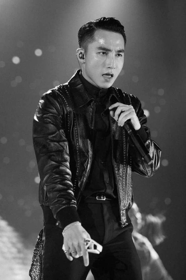 thoi trang son tung ao khoac da - elle man