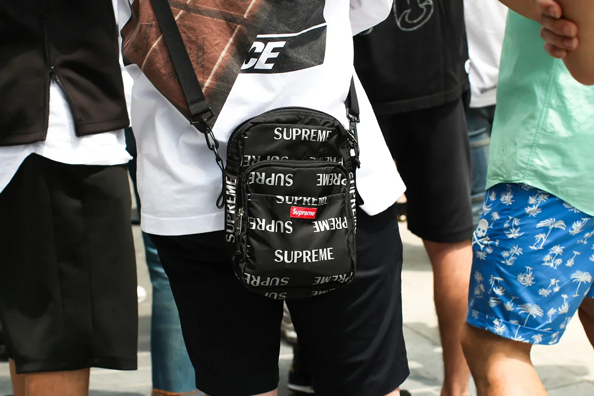 louis vuitton x supreme - seoul - elle man 8