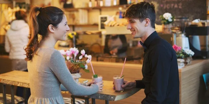 Đây là dịp để cho đối phương phần nào hiểu được bạn là ai, tính cách của bạn là gì, đồng thời biết được rằng cả hai có cho nhau cơ hội cho lần hẹn hò tiếp theo hay không. Có hàng trăm lời khuyên dành cho bạn trong chuyện này, nhưng lý thuyết bao giờ cũng dễ hơn thực hành, và cũng không thể áp dụng những điều đó lên tất cả mọi người.