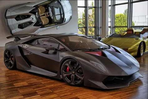 Sesto Elemento sử dụng động cơ V10 5.2L