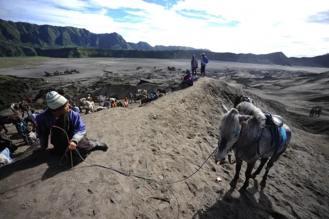 Nghỉ dọc đường khi du lịch Indonesia và đến thăm núi lửa bromo Nghỉ dọc đường khi du lịch Indonesia và đến thăm núi lửa bromo