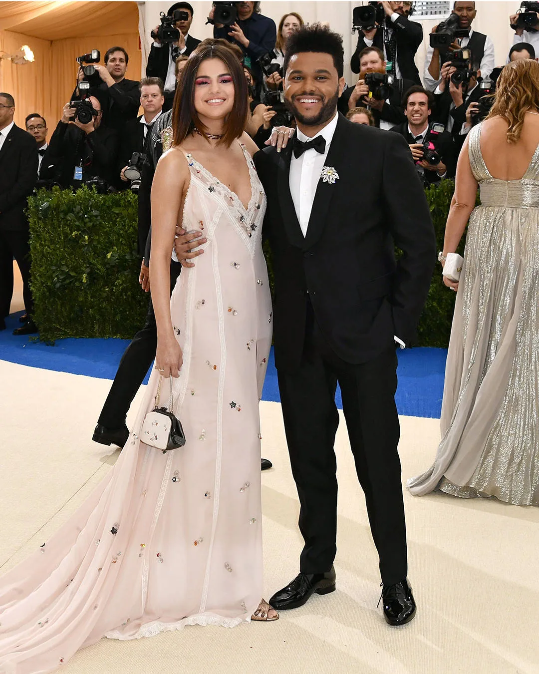 phong cach thoi trang met gala - weeknd - elle man