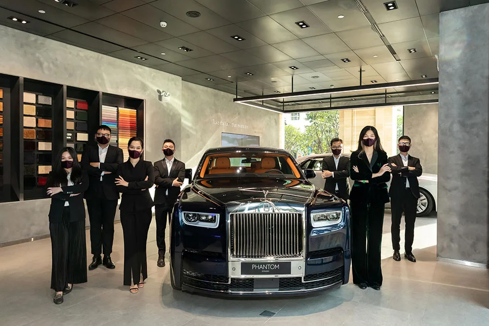 Rolls-Royce Motor Cars showroom - SS team